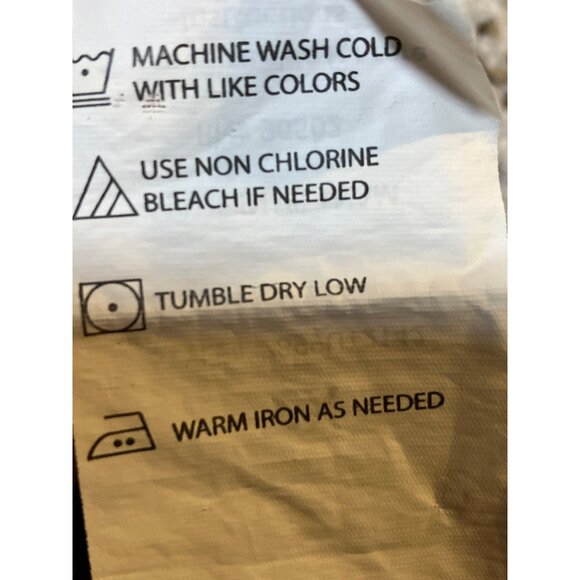 Sanibel Scrubs 2X Christmas Penguin Print Top - Picture 7 of 9